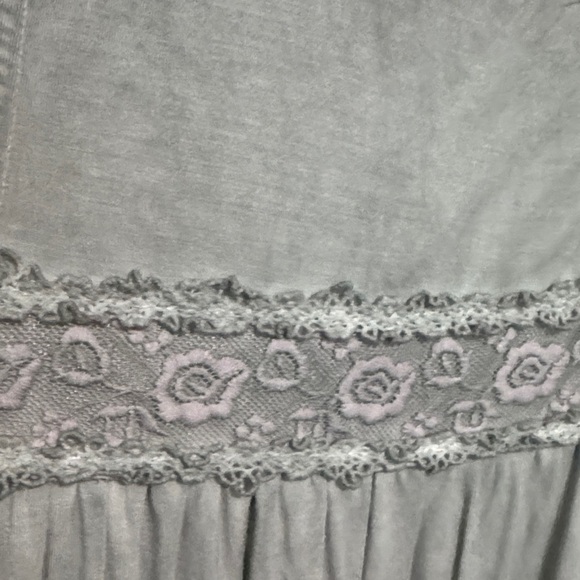 POL Charcoal Lace Accent Tank Top - Picture 5 of 9